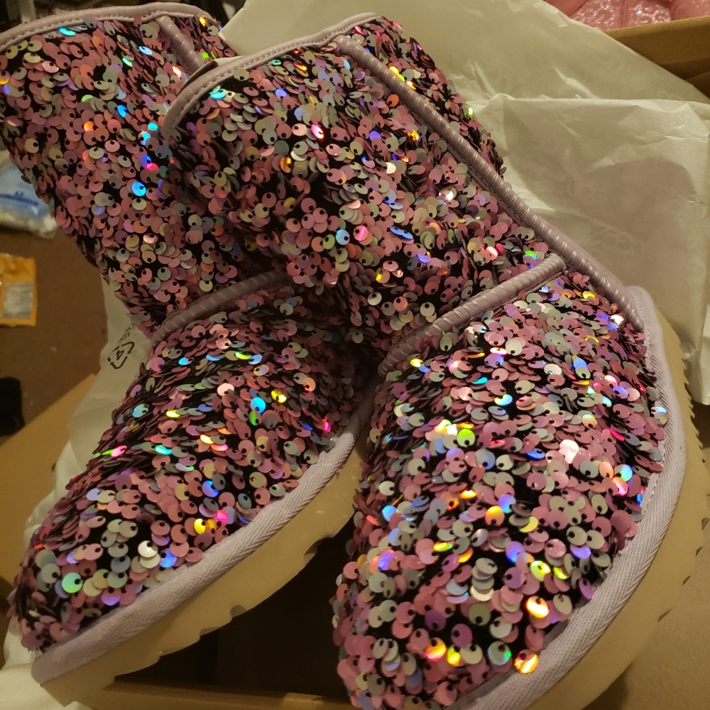 Ugg classic 2 stellar sequin